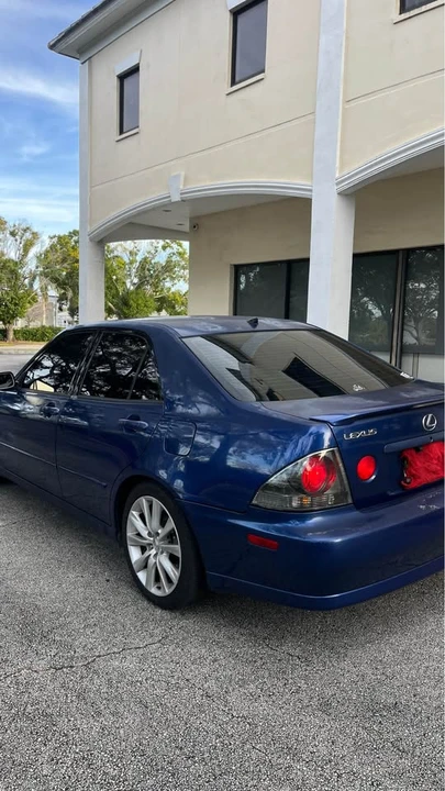 2002 Lexus IS 1st Gen - Image 5 of 17