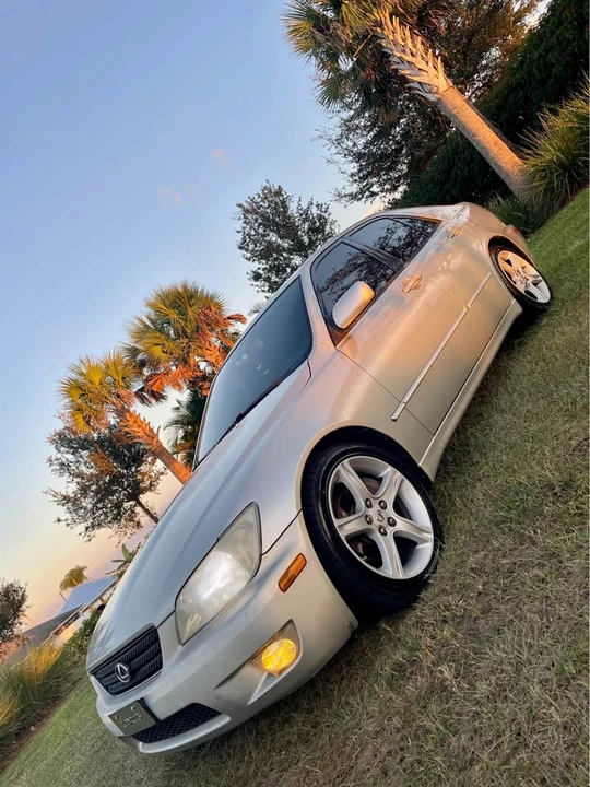 2002 Lexus IS 1st Gen - Image 3 of 15