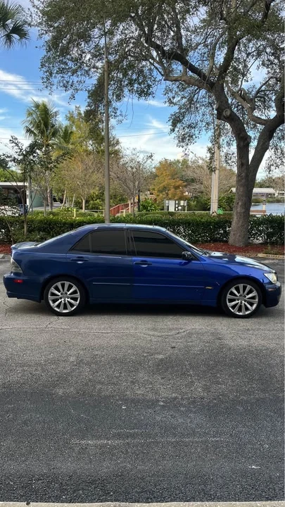 2002 Lexus IS 1st Gen - Image 10 of 17