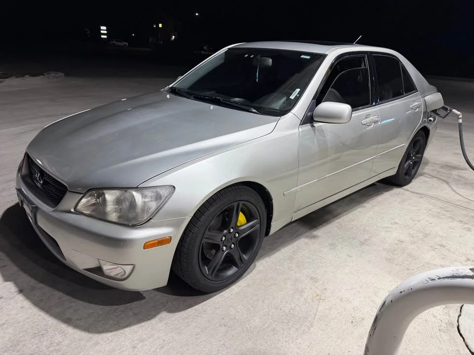 2002 Lexus IS 1st Gen - Image 5 of 6