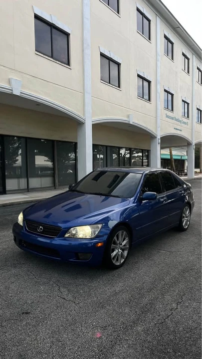 2002 Lexus IS 1st Gen - Image 2 of 17