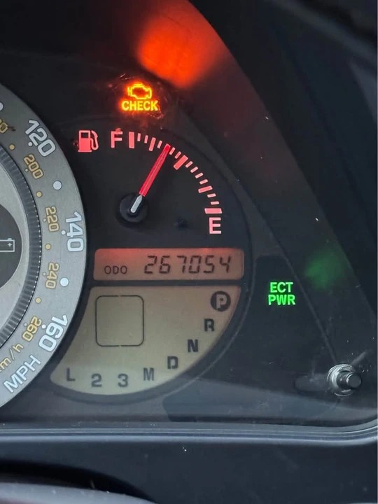 2002 Lexus IS 1st Gen - Image 10 of 11