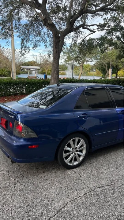 2002 Lexus IS 1st Gen - Image 9 of 17