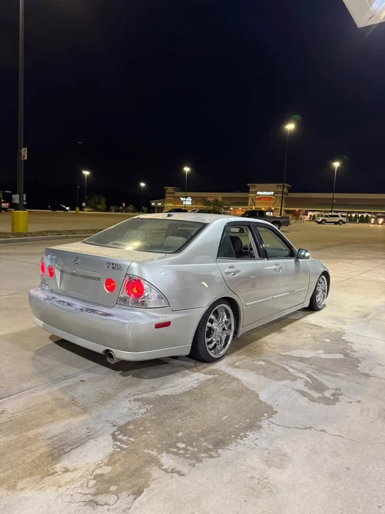 2002 Lexus IS 1st Gen - Image 3 of 12