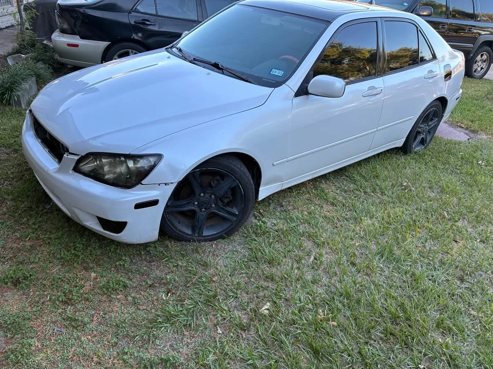 2002 Lexus IS 2nd Gen - Image 2 of 6