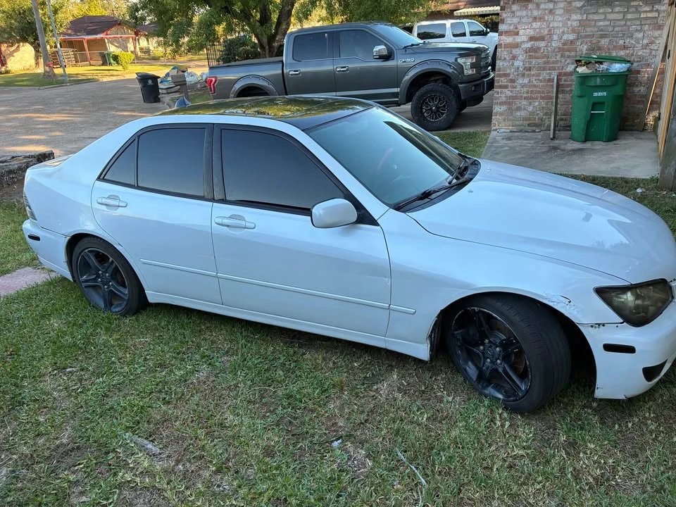 2002 Lexus IS 2nd Gen - Image 4 of 6