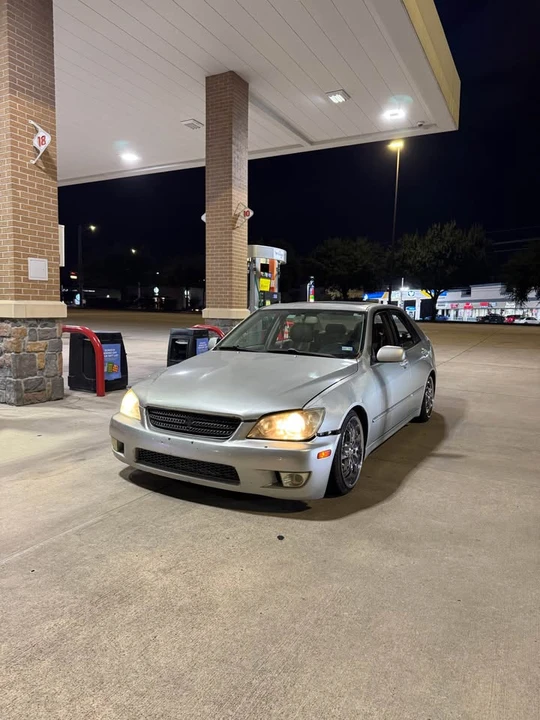 2002 Lexus IS 1st Gen - Image 6 of 12