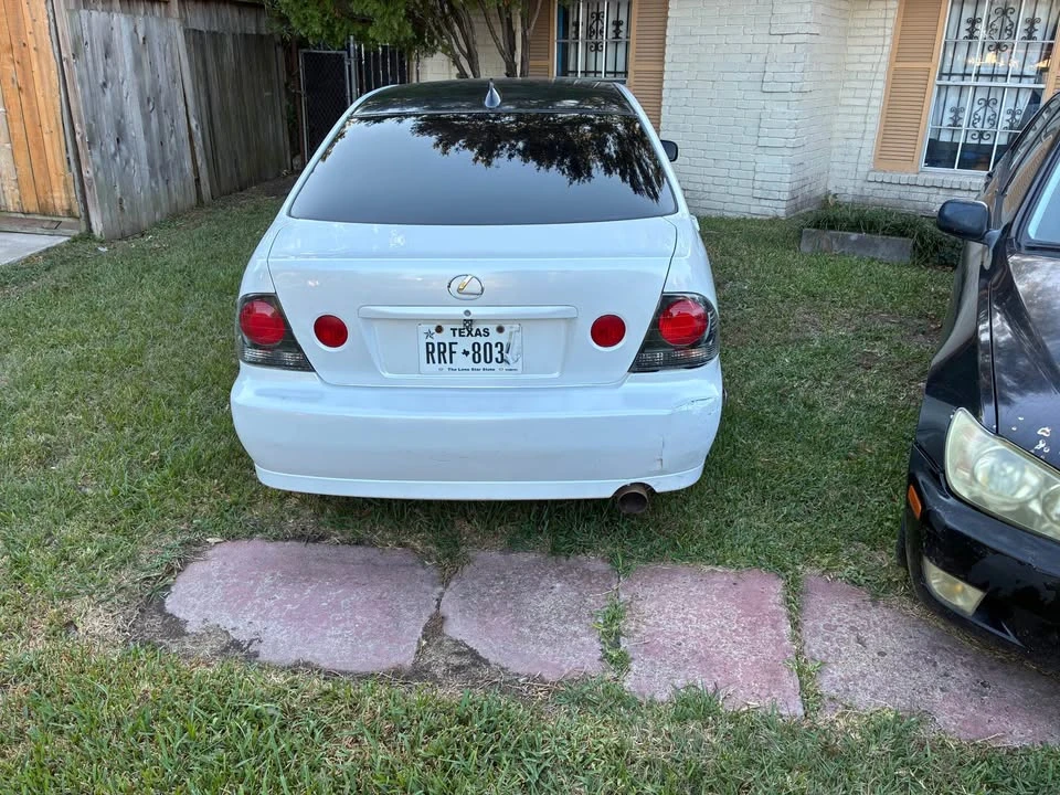 2002 Lexus IS 2nd Gen - Image 3 of 6