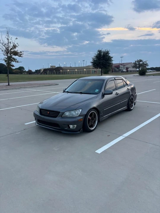 2002 Lexus IS 1st Gen - Image 2 of 6