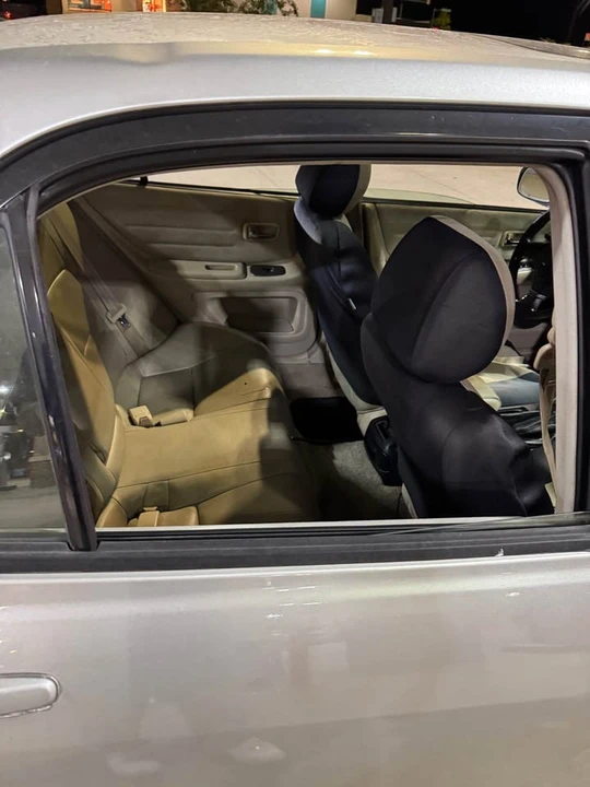 2002 Lexus IS 1st Gen - Image 9 of 12