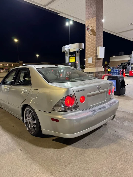 2002 Lexus IS 1st Gen - Image 2 of 12