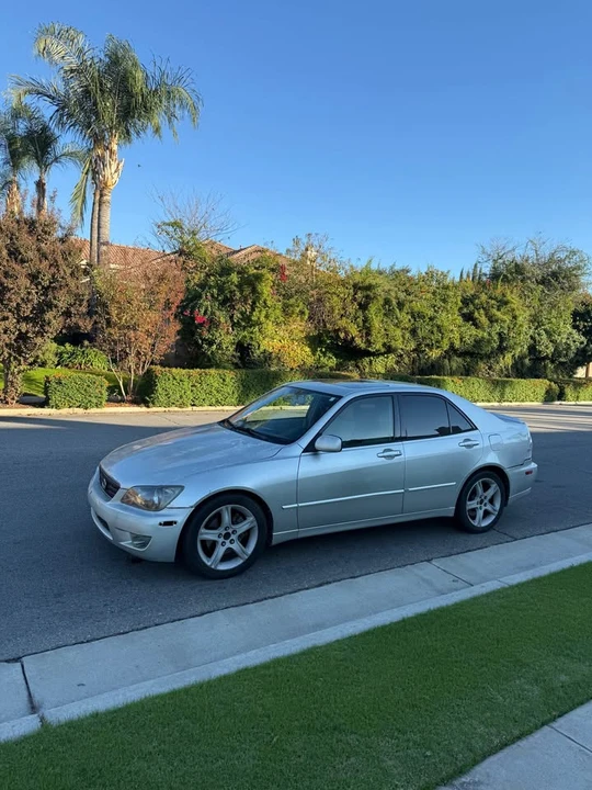 2002 Lexus IS 1st Gen - Image 2 of 9