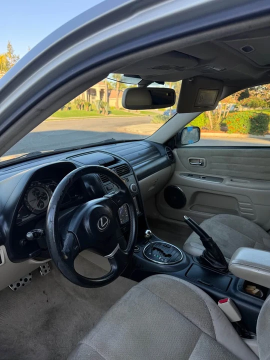 2002 Lexus IS 1st Gen - Image 6 of 9