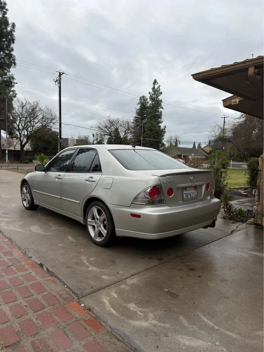 2002 Lexus IS 1st Gen - Image 4 of 6