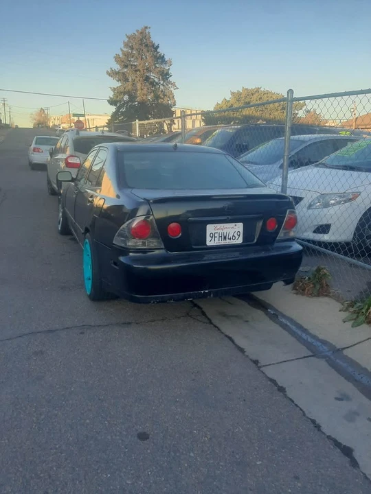 2002 Lexus IS 1st Gen - Image 3 of 5