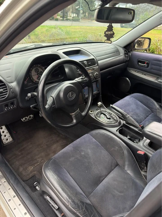 2002 Lexus IS 1st Gen - Image 5 of 6