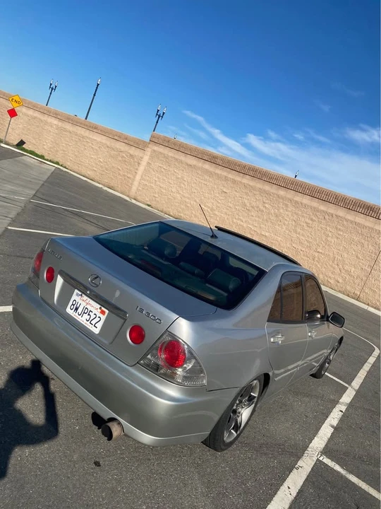 2002 Lexus IS 1st Gen - Image 4 of 7