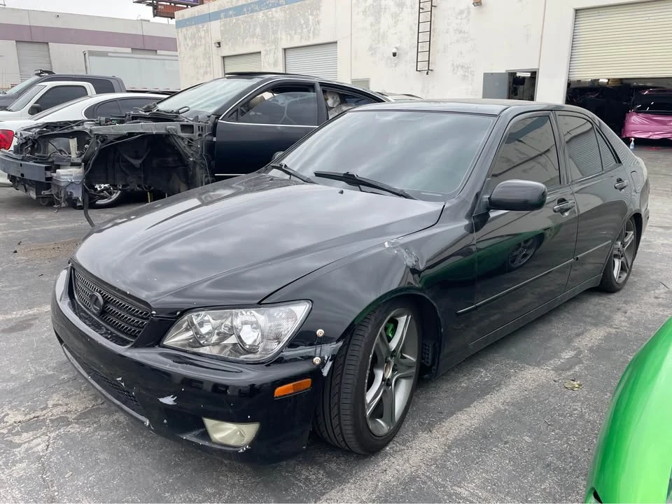 2002 Lexus IS 1st Gen - Image 3 of 3