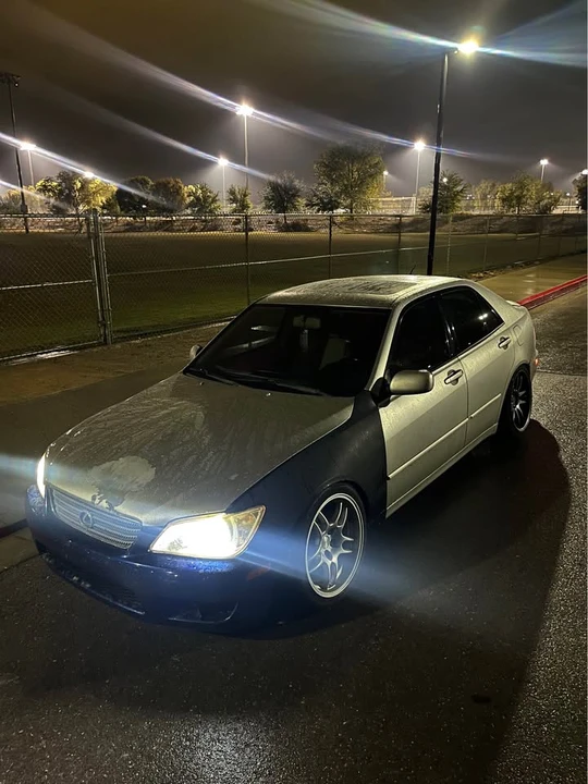 2002 Lexus IS 1st Gen - Image 5 of 6