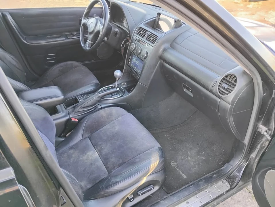 2002 Lexus IS 1st Gen - Image 3 of 4