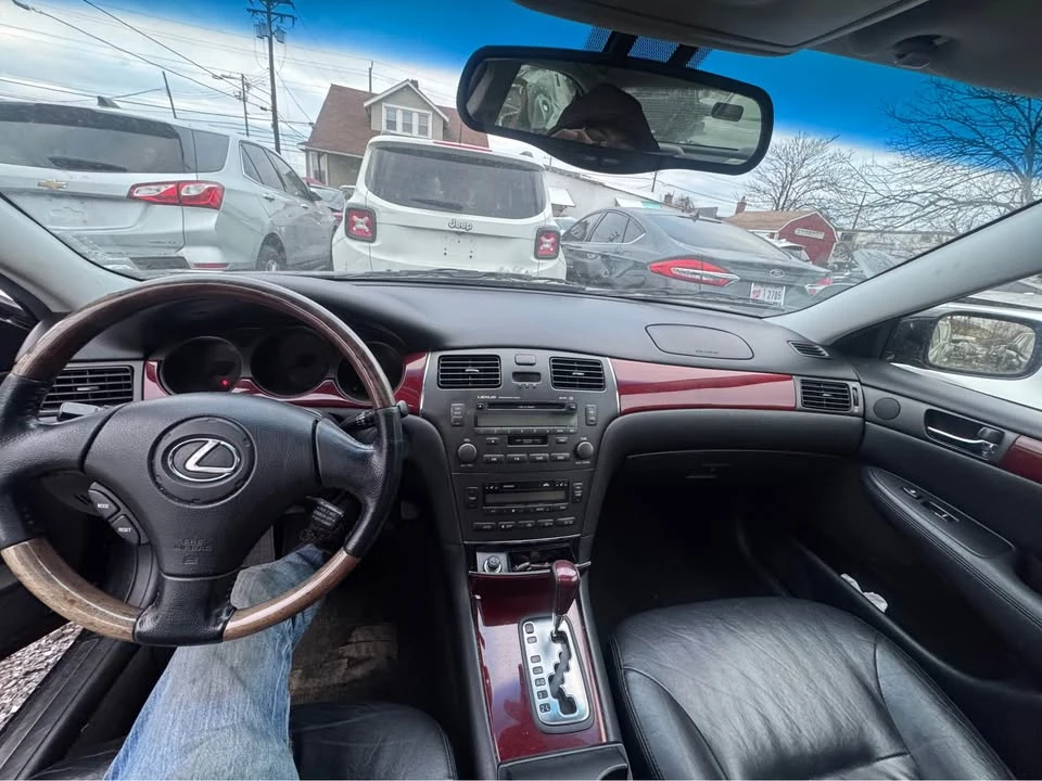 2002 Lexus IS 1st Gen - Image 5 of 8