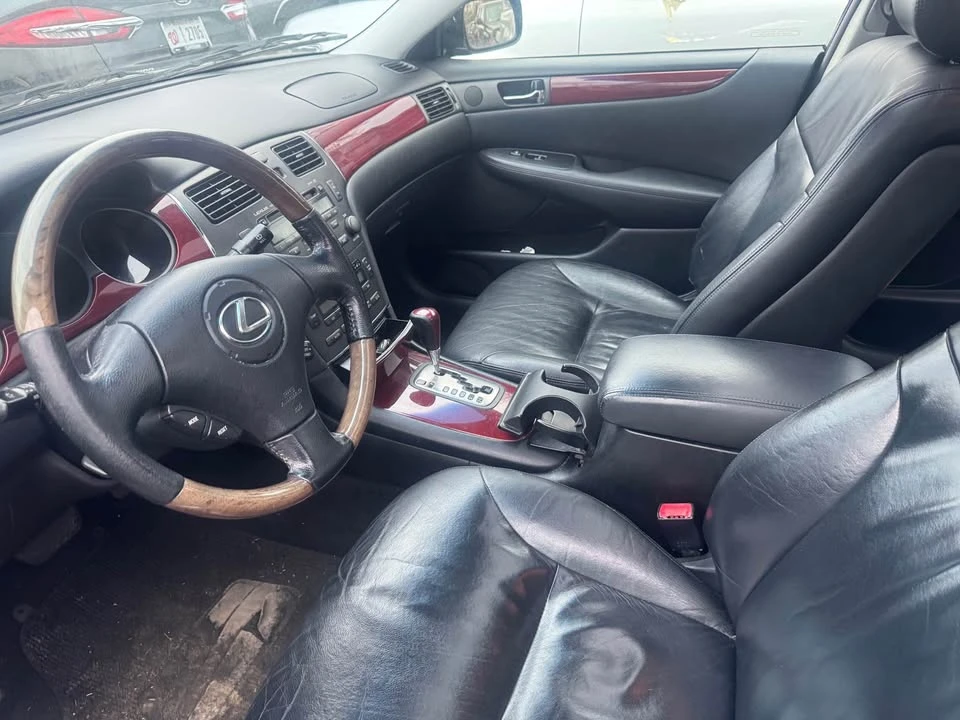 2002 Lexus IS 1st Gen - Image 6 of 8