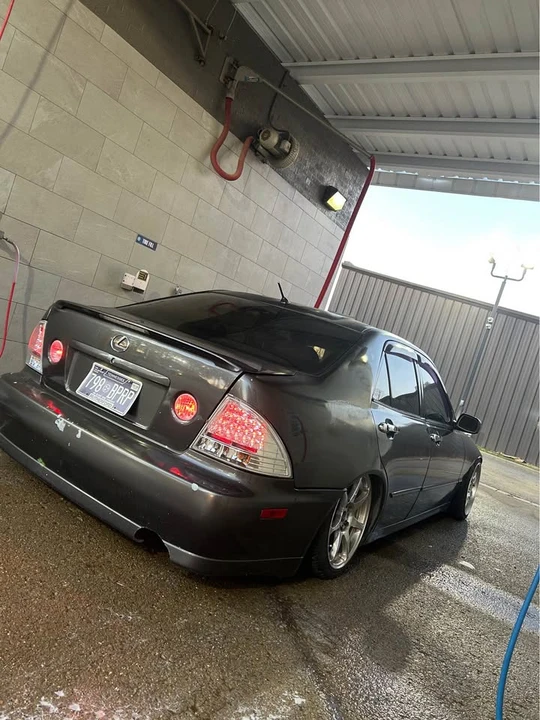 2002 Lexus IS 1st Gen - Image 2 of 4
