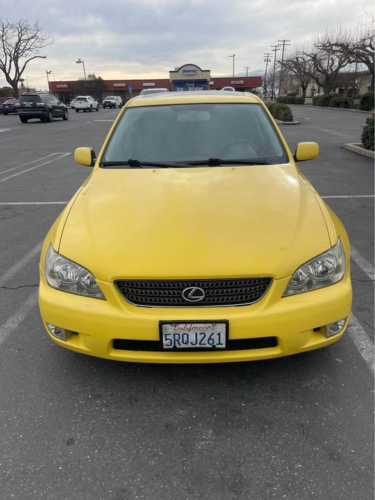 2002 Lexus IS 1st Gen - Image 10 of 11