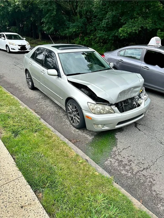 2002 Lexus IS 1st Gen - Image 2 of 17