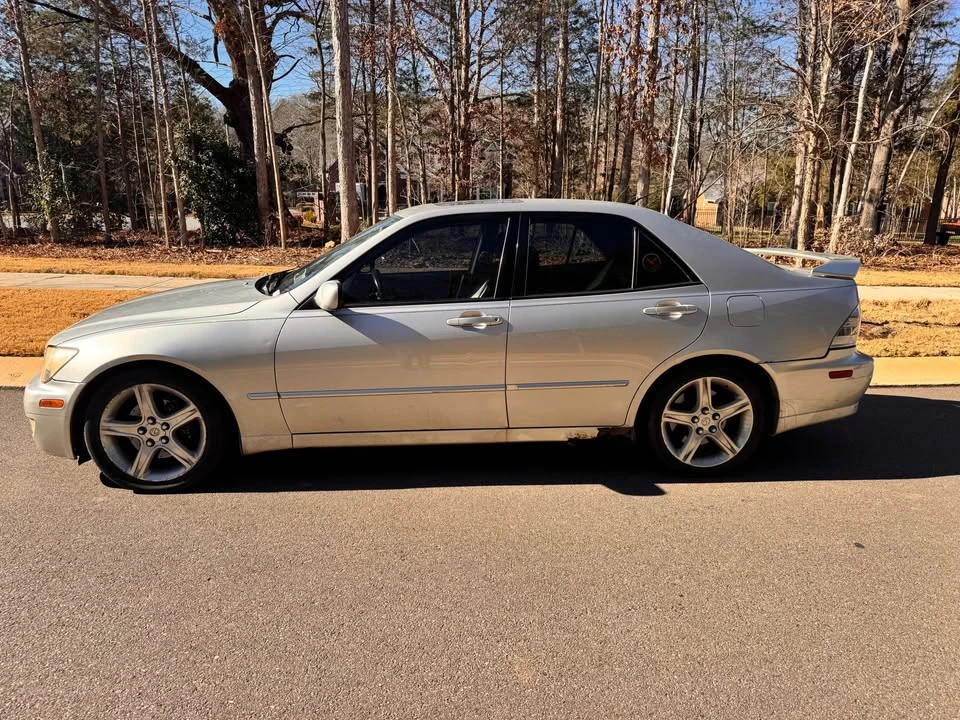 2002 Lexus IS 1st Gen - Image 5 of 13