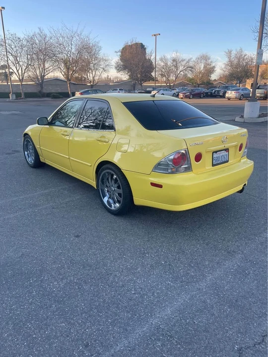 2002 Lexus IS 1st Gen - Image 2 of 11