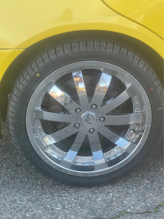 2002 Lexus IS 1st Gen - Image 5 of 11