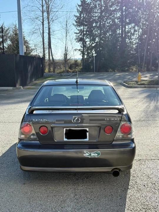 2002 Lexus IS 1st Gen - Image 5 of 16
