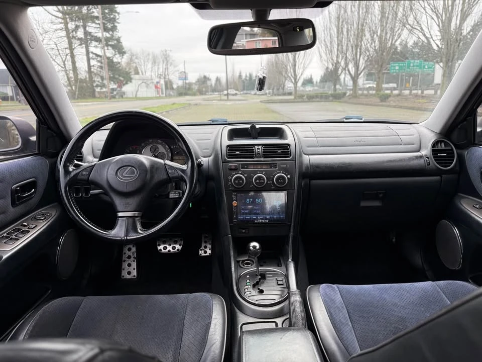 2002 Lexus IS 1st Gen - Image 10 of 16