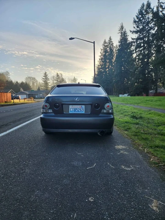 2002 Lexus IS 1st Gen - Image 4 of 7