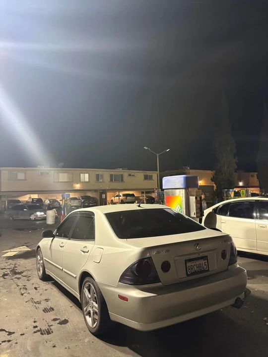 2002 Lexus IS 1st Gen - Image 4 of 6