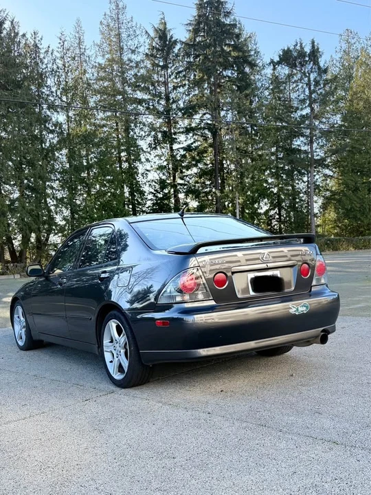 2002 Lexus IS 1st Gen - Image 9 of 16