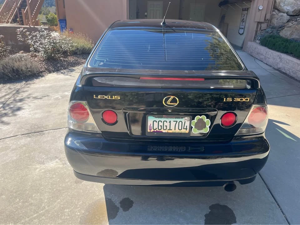 2002 Lexus IS 1st Gen - Image 5 of 9