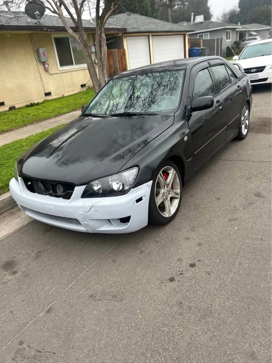 2002 Lexus IS 1st Gen - Image 2 of 2