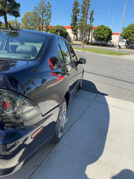 2002 Lexus IS 1st Gen - Image 4 of 15