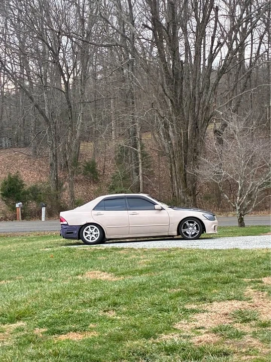 2002 Lexus IS 1st Gen - Image 9 of 13