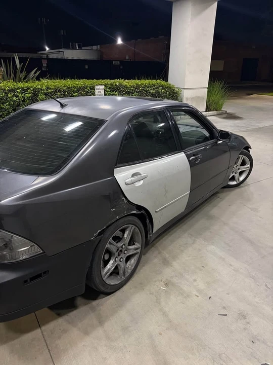 2002 Lexus IS 1st Gen - Image 4 of 10