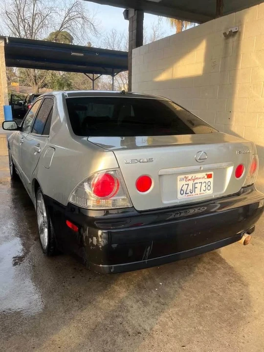 2002 Lexus IS 1st Gen - Image 6 of 8