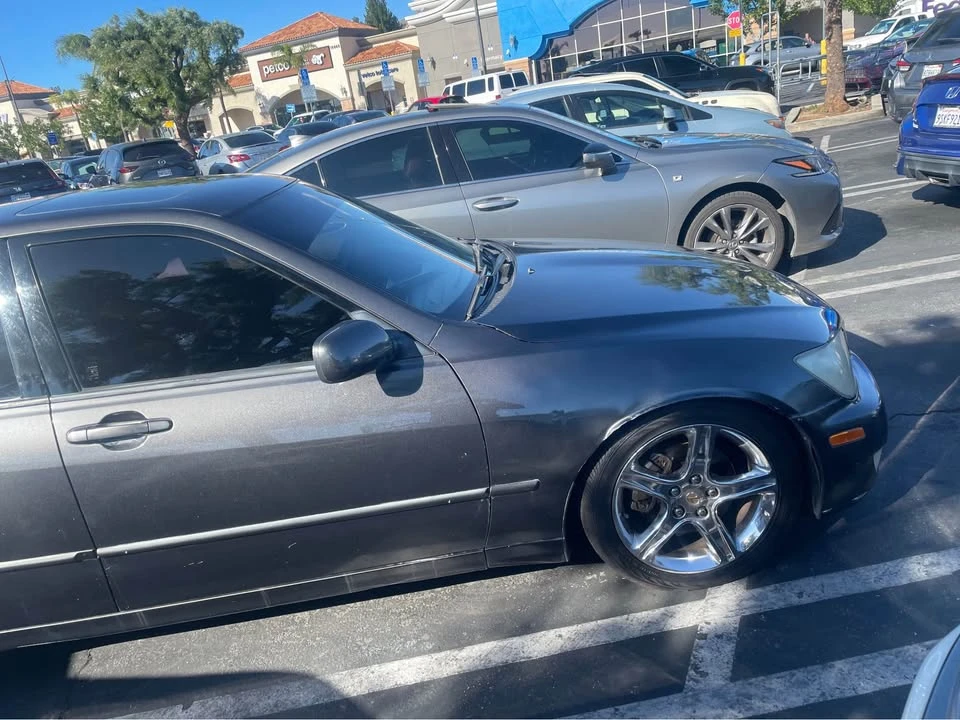 2002 Lexus IS 1st Gen - Image 3 of 3