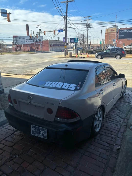 2002 Lexus IS 1st Gen - Image 10 of 16