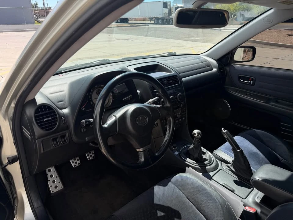 2002 Lexus IS 1st Gen - Image 13 of 20