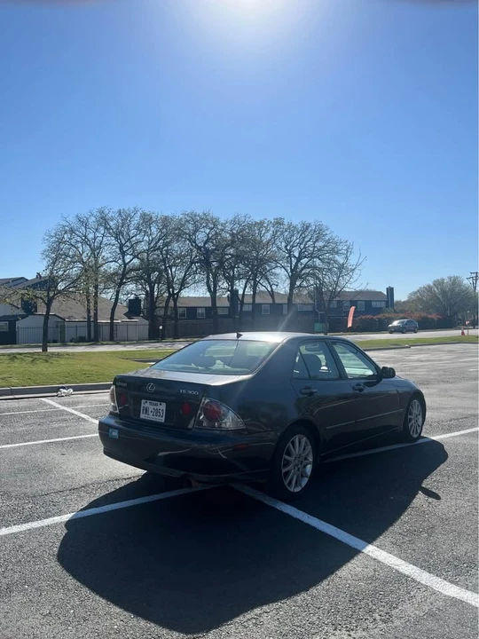 2002 Lexus IS 1st Gen - Image 5 of 19