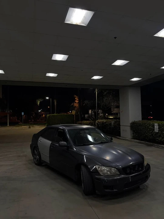 2002 Lexus IS 1st Gen - Image 2 of 10