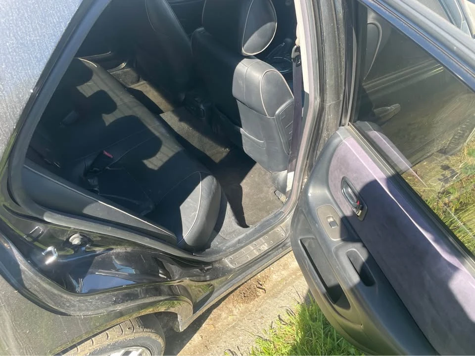 2002 Lexus IS 1st Gen - Image 9 of 16