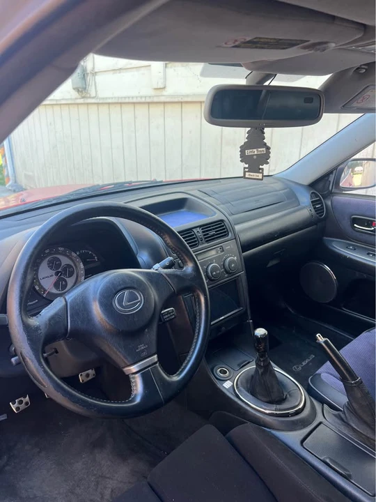 2002 Lexus IS 1st Gen - Image 5 of 11